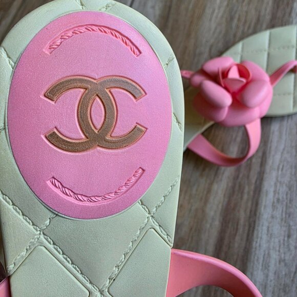 Chanel Barbie-Pink Rubber Camellia Flower Sandals Eur. 40 - Picture 10 of 13